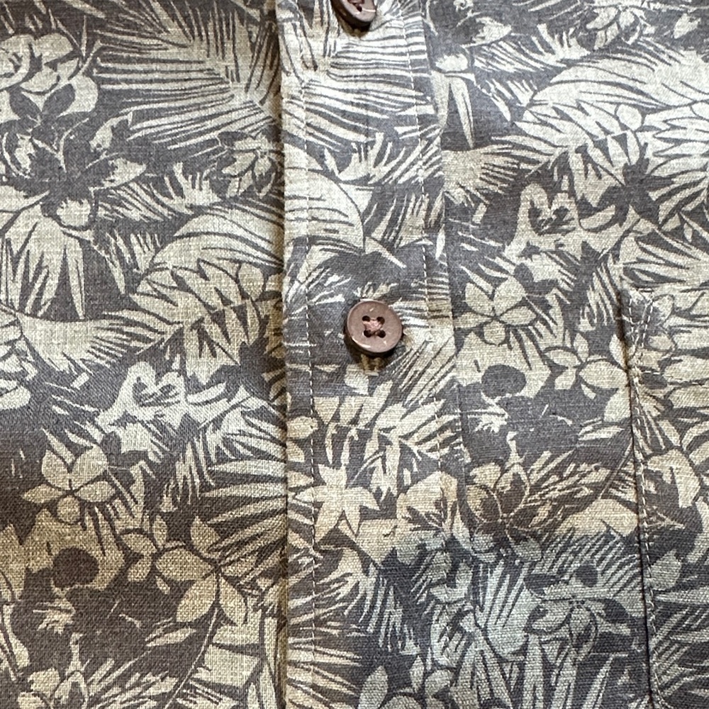 Faherty Men's Olive Floral Button Down Shirt - Picture 3 of 3